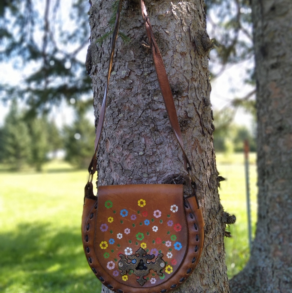 Handmade and Handpainted Ecuadorian Leather Purse